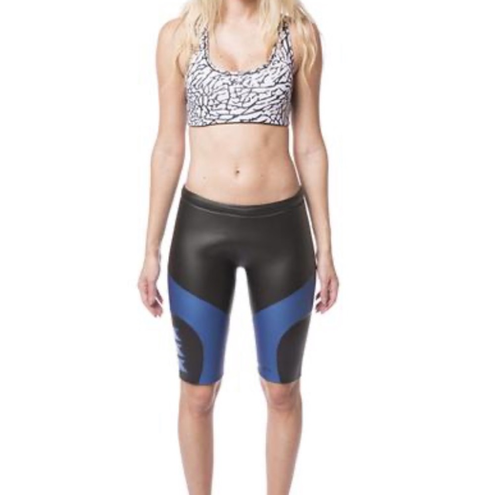 Xterra Lava Shorts men’s or women’s size M - NEW